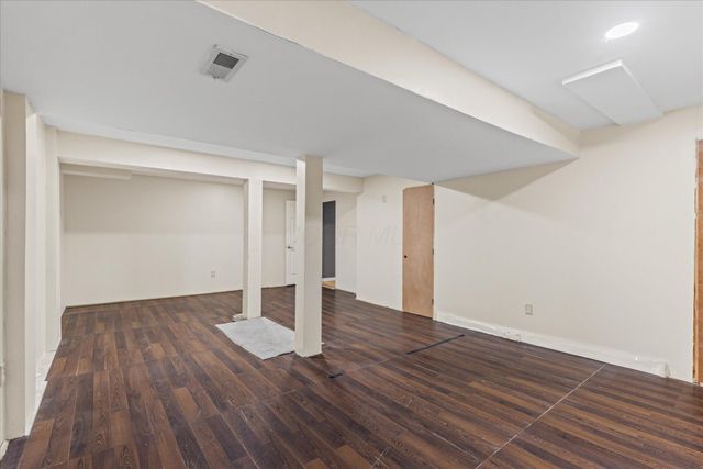 900 Old Pine Drive, Columbus, OH 43230