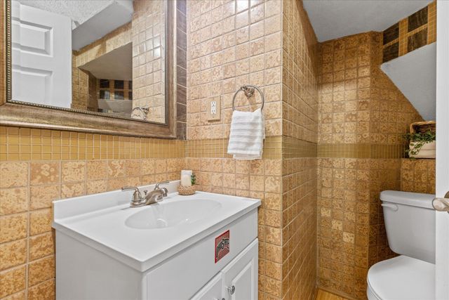 900 Old Pine Drive, Columbus, OH 43230