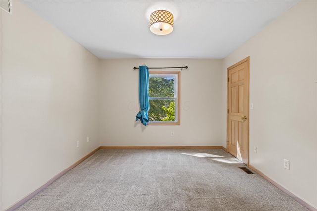 900 Old Pine Drive, Columbus, OH 43230