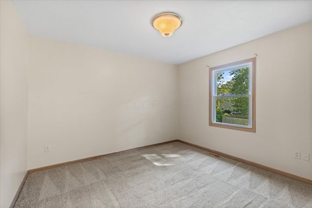 900 Old Pine Drive, Columbus, OH 43230