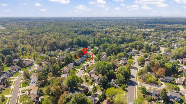 900 Old Pine Drive, Columbus, OH 43230