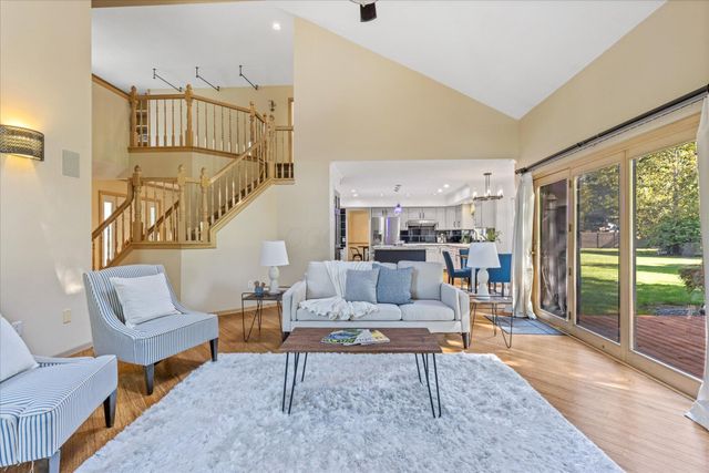 900 Old Pine Drive, Columbus, OH 43230