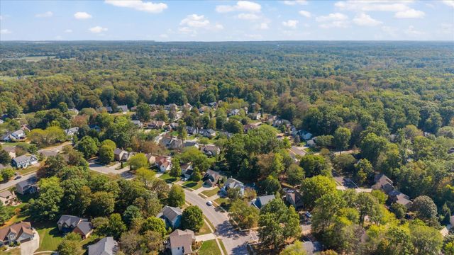 900 Old Pine Drive, Columbus, OH 43230