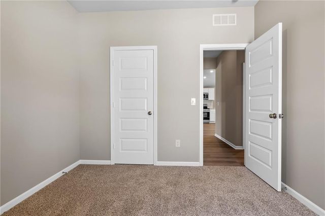 20247 W 195th Street, Spring Hill, KS 66083