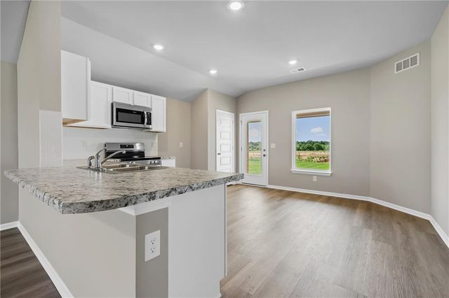 20247 W 195th Street, Spring Hill, KS 66083