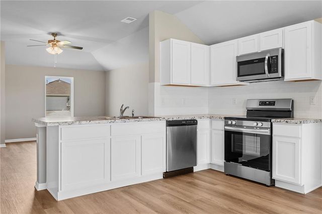 20247 W 195th Street, Spring Hill, KS 66083