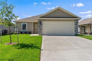20247 W 195th Street, Spring Hill, KS 66083