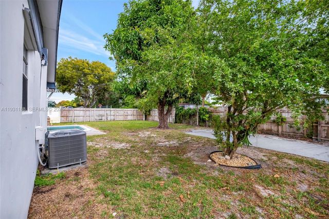 17031 NW 12th Ave, Miami Gardens, FL 33169