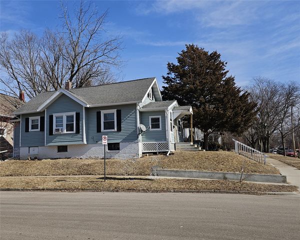 1800 5TH Avenue SE, Cedar Rapids, IA 52403