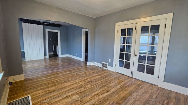 1800 5TH Avenue SE, Cedar Rapids, IA 52403