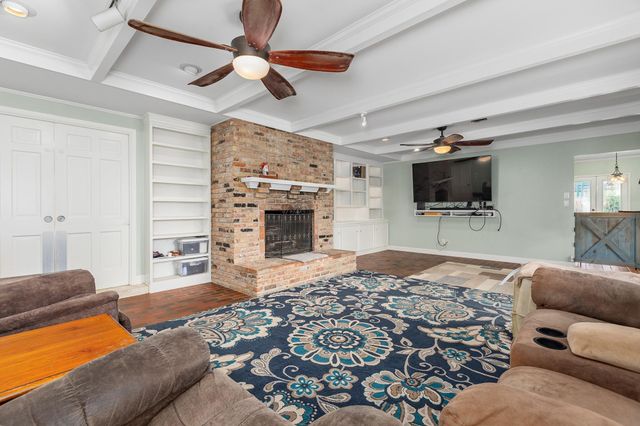 1005 Oak Drive, Liberty, TX 77575