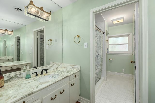 1005 Oak Drive, Liberty, TX 77575