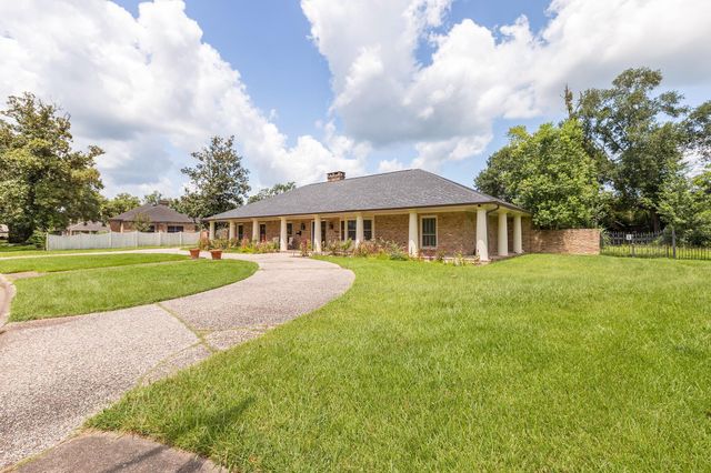 1005 Oak Drive, Liberty, TX 77575