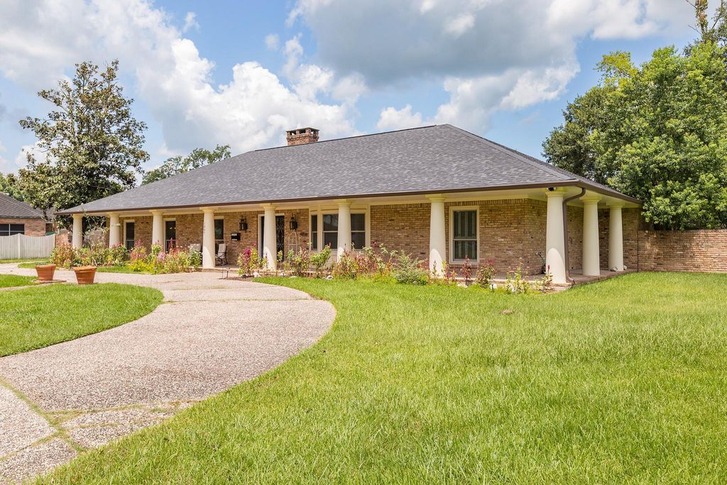 1005 Oak Drive, Liberty, TX 77575