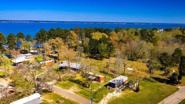 211 Captain Kidd Lane, Point Blank, TX 77364