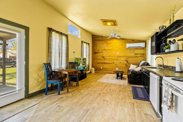 211 Captain Kidd Lane, Point Blank, TX 77364