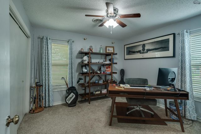 707 W TEXAS AVENUE, Iowa Park, TX 76367