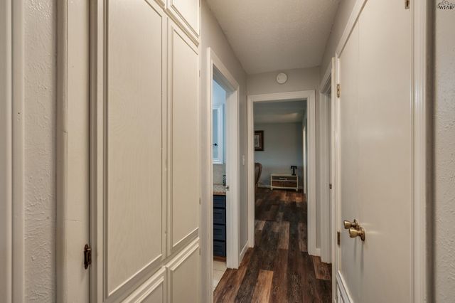 707 W TEXAS AVENUE, Iowa Park, TX 76367