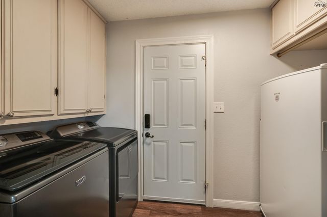 707 W TEXAS AVENUE, Iowa Park, TX 76367