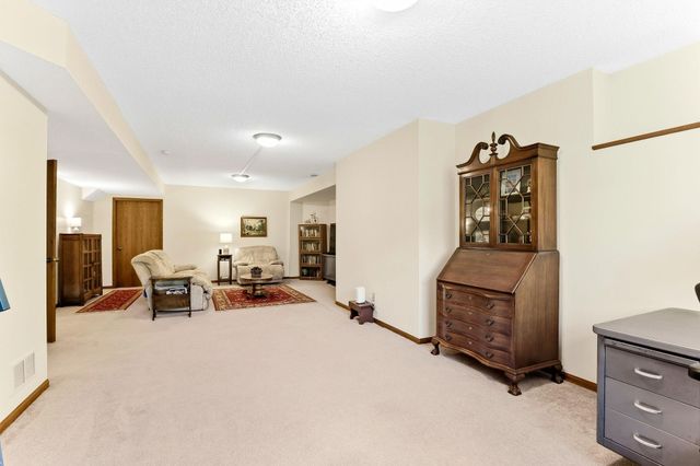 821 Ivy Lane, Eagan, MN 55123