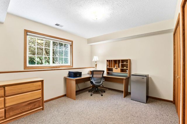 821 Ivy Lane, Eagan, MN 55123