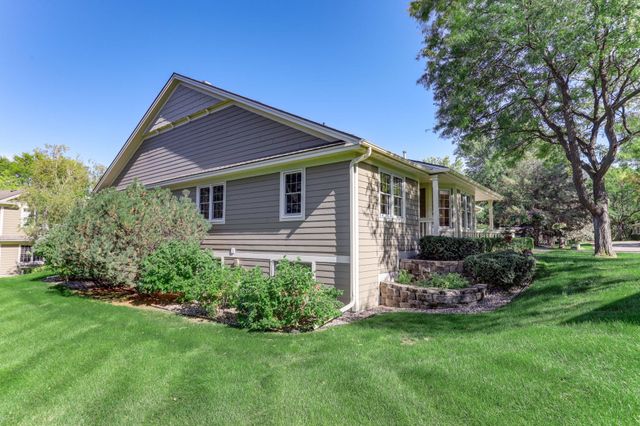 821 Ivy Lane, Eagan, MN 55123