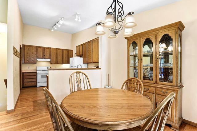 821 Ivy Lane, Eagan, MN 55123