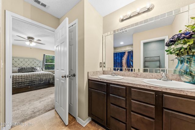 1294 SARAHS LANDING Drive, Jacksonville, FL 32221