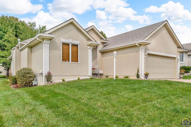 2433 SW Camelot PL, Topeka, KS 66614