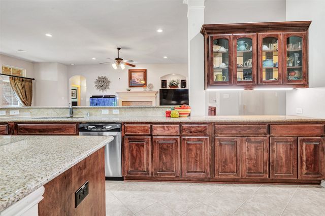 6956 S Capella Park Avenue, Dallas, TX 75236