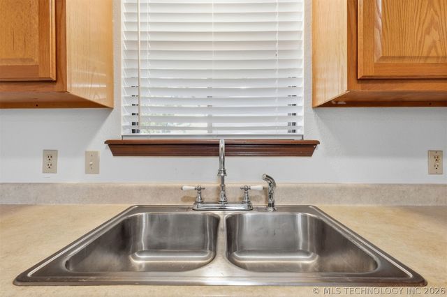 17870 Harding Road, Beggs, OK 74421