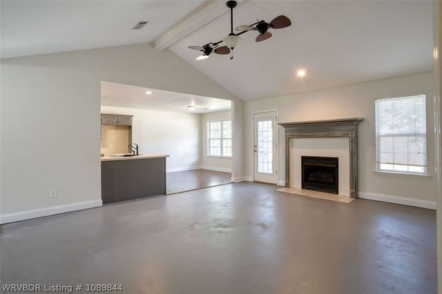 400 Village Drive, Lavaca, AR 72941