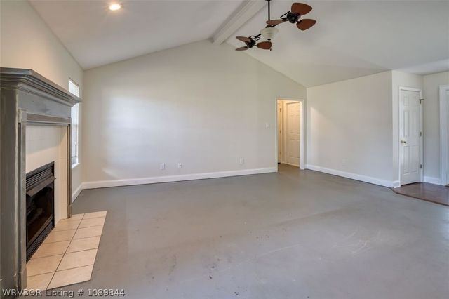 400 Village Drive, Lavaca, AR 72941
