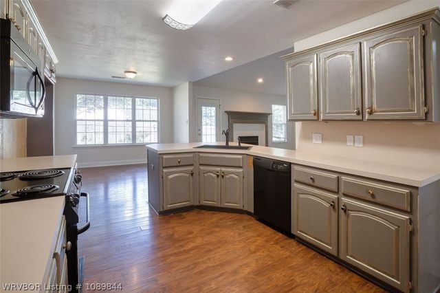 400 Village Drive, Lavaca, AR 72941