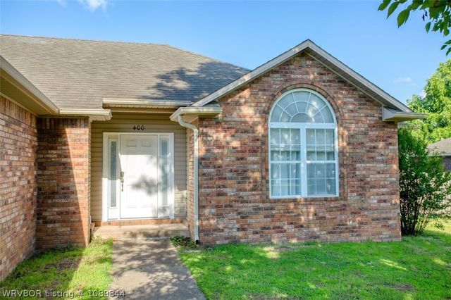 400 Village Drive, Lavaca, AR 72941