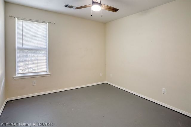 400 Village Drive, Lavaca, AR 72941