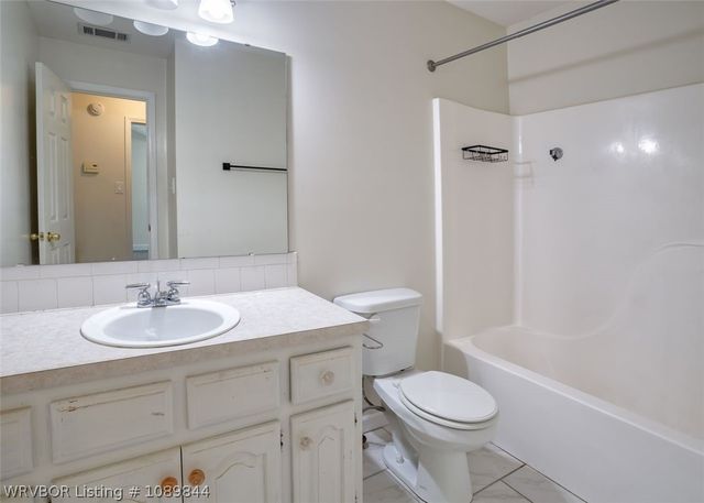 400 Village Drive, Lavaca, AR 72941