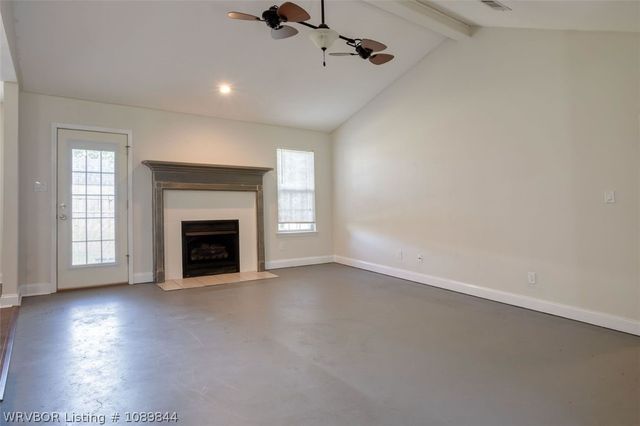 400 Village Drive, Lavaca, AR 72941