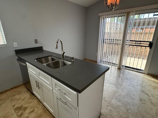 117 W Concorda Drive 103, Tempe, AZ 85282