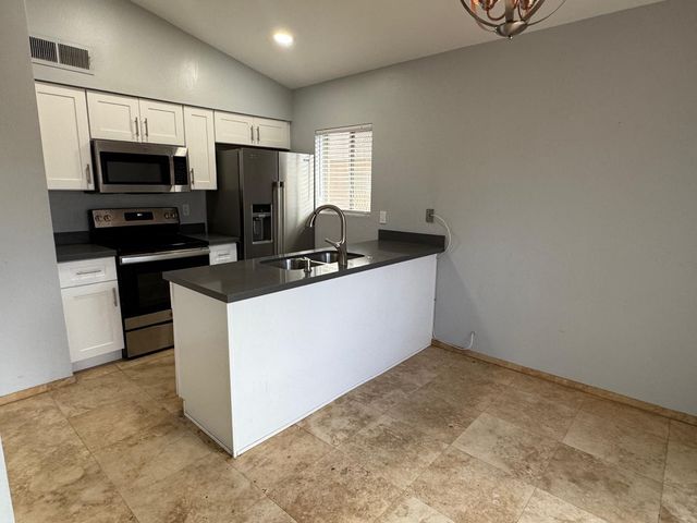 117 W Concorda Drive 103, Tempe, AZ 85282