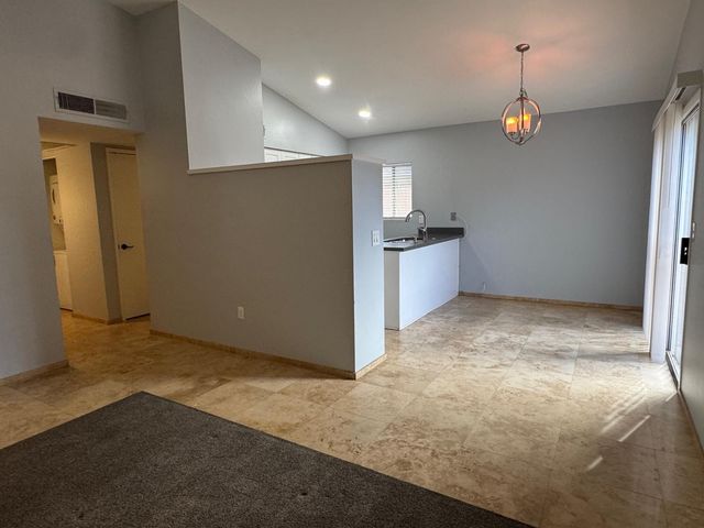 117 W Concorda Drive 103, Tempe, AZ 85282