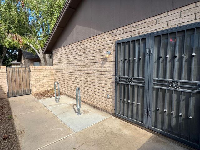 117 W Concorda Drive 103, Tempe, AZ 85282