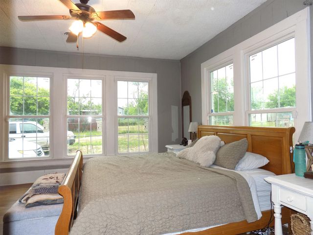 410 S MILL STREET, Bowie, TX 76230