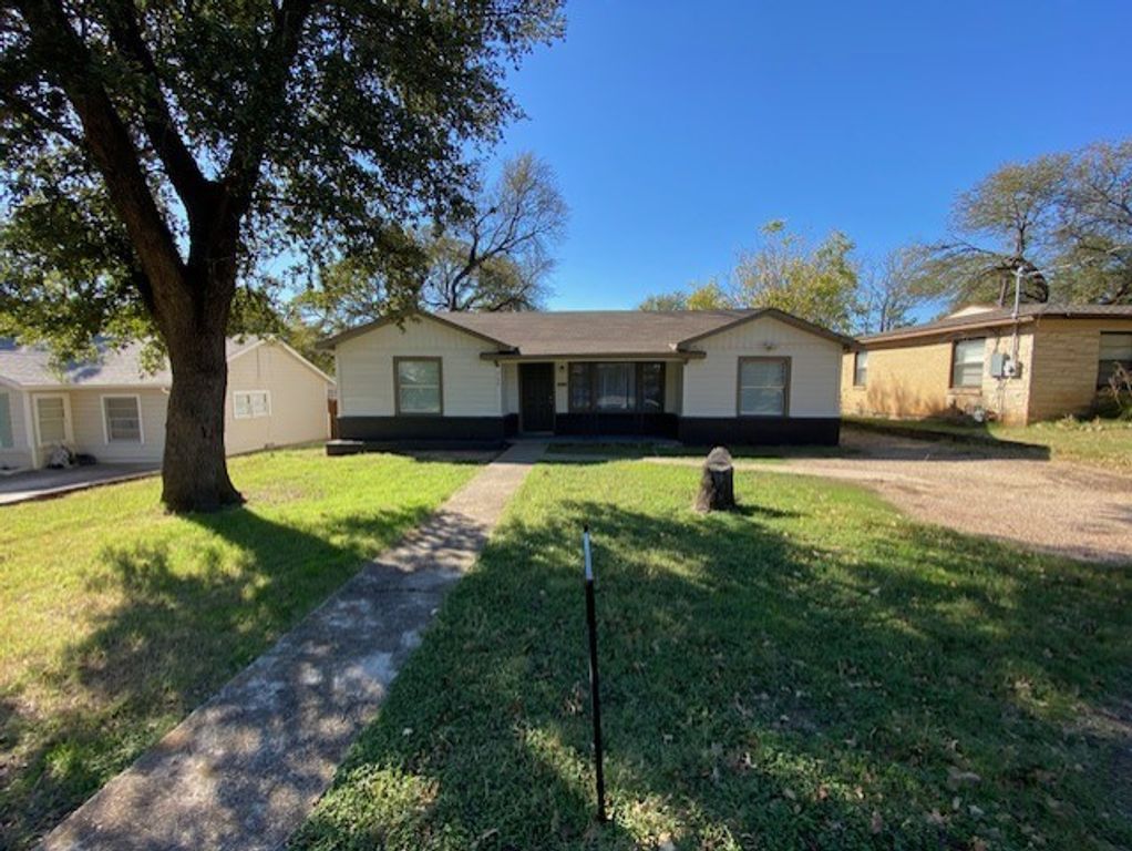 200 S Roberts Cut Off Road, Fort Worth, TX 76114