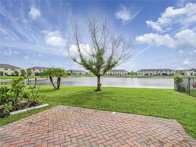 10092 W Villa Circle, Vero Beach, FL 32966