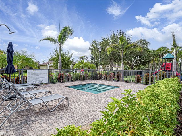 10092 W Villa Circle, Vero Beach, FL 32966