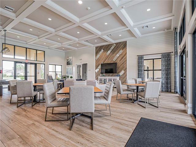 10092 W Villa Circle, Vero Beach, FL 32966