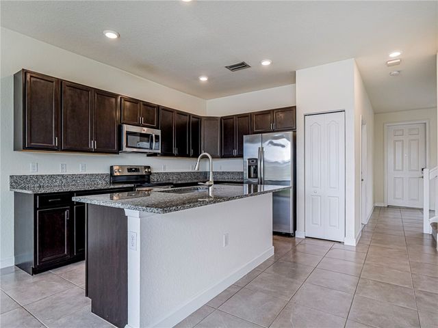 10092 W Villa Circle, Vero Beach, FL 32966