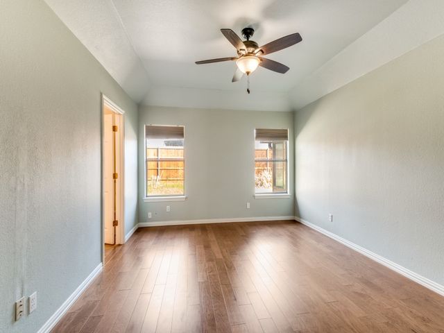 8220 Saddlebrook Drive, Benbrook, TX 76116