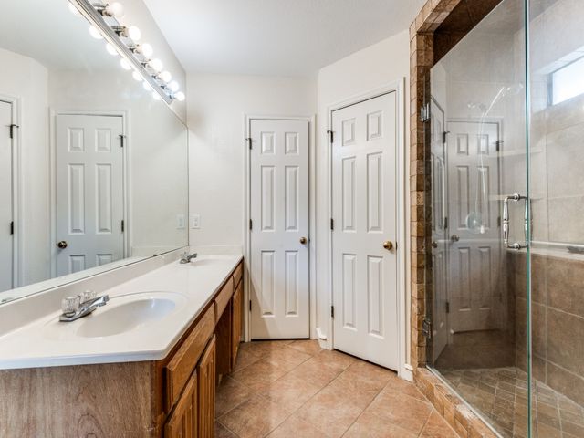 8220 Saddlebrook Drive, Benbrook, TX 76116